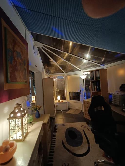 Big Fireplace Aga Hot Tub Wet Room Barn Garage 래넬리 외부 사진