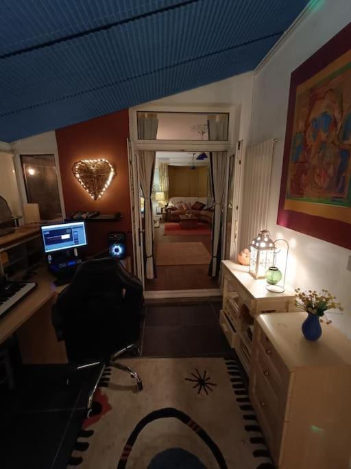 Big Fireplace Aga Hot Tub Wet Room Barn Garage 래넬리 외부 사진